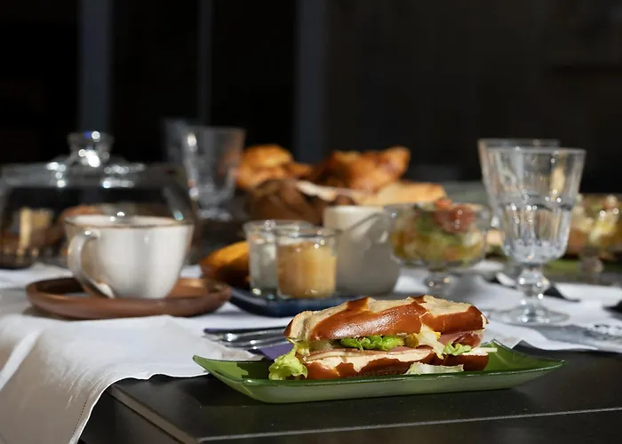 La Maison Mulato, Demeure Privee D'hotes, Piscine & Libourne, Saint-emilion Gæstehus Libourne